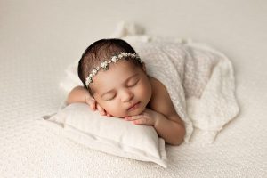 buffalo baby photography; maternity and newborn photographer; newborn photography buffalo ny; newborn photographer buffalo ny