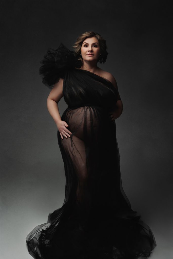 maternity photographer near me; maternity photography session